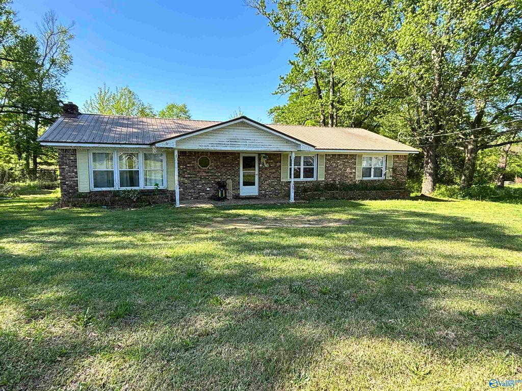 3691 Section Line Rd, Albertville, AL 35950
