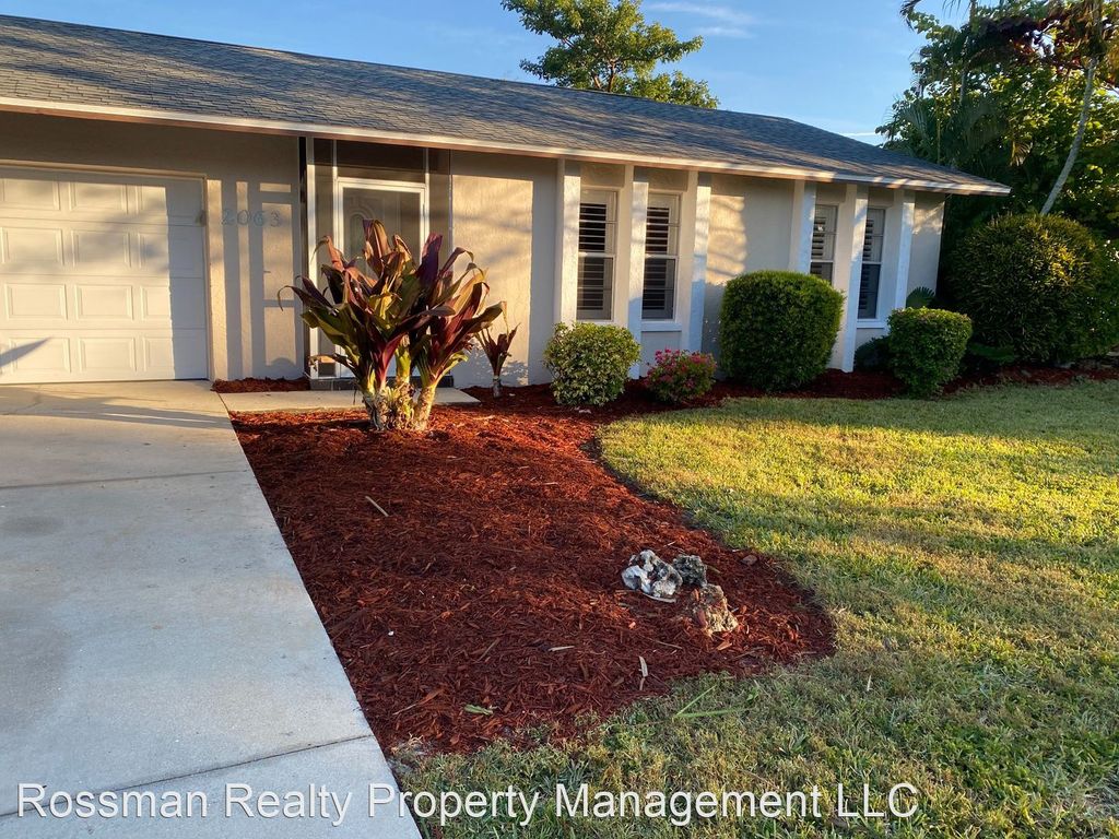 2063 Ottersrest Ln, Cape Coral, FL 33990