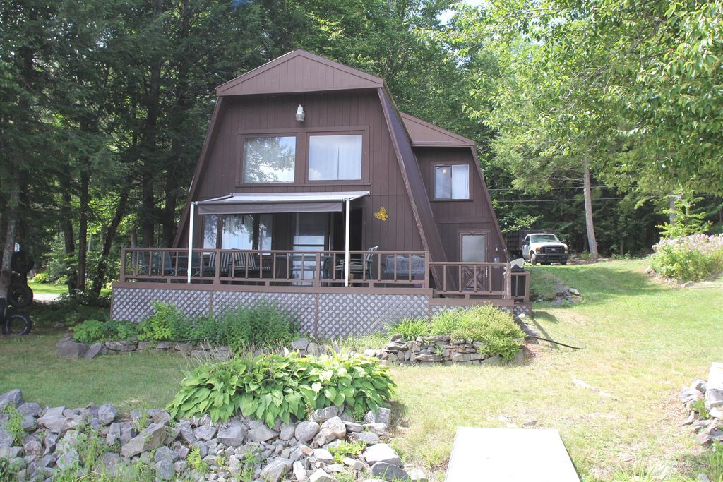 467 Ironbound Pond Rd, Solon, ME 04979