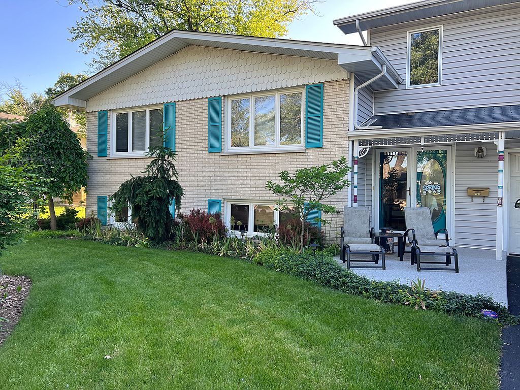 5904 Elm St, Lisle, IL 60532