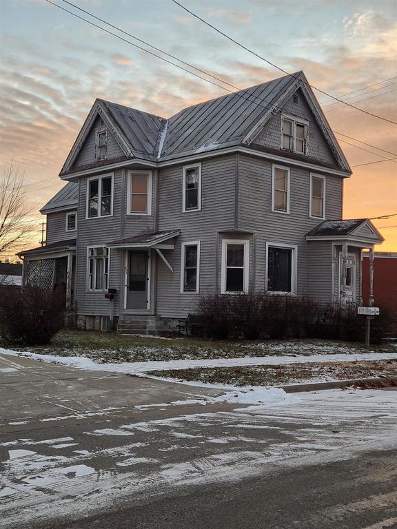 422 Ferry Street, La Crosse, WI 54601