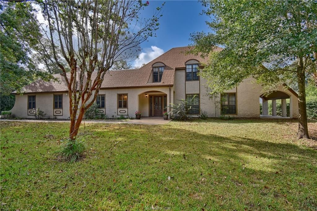 3305 Spanish Oaks Dr, Brenham, TX 77833