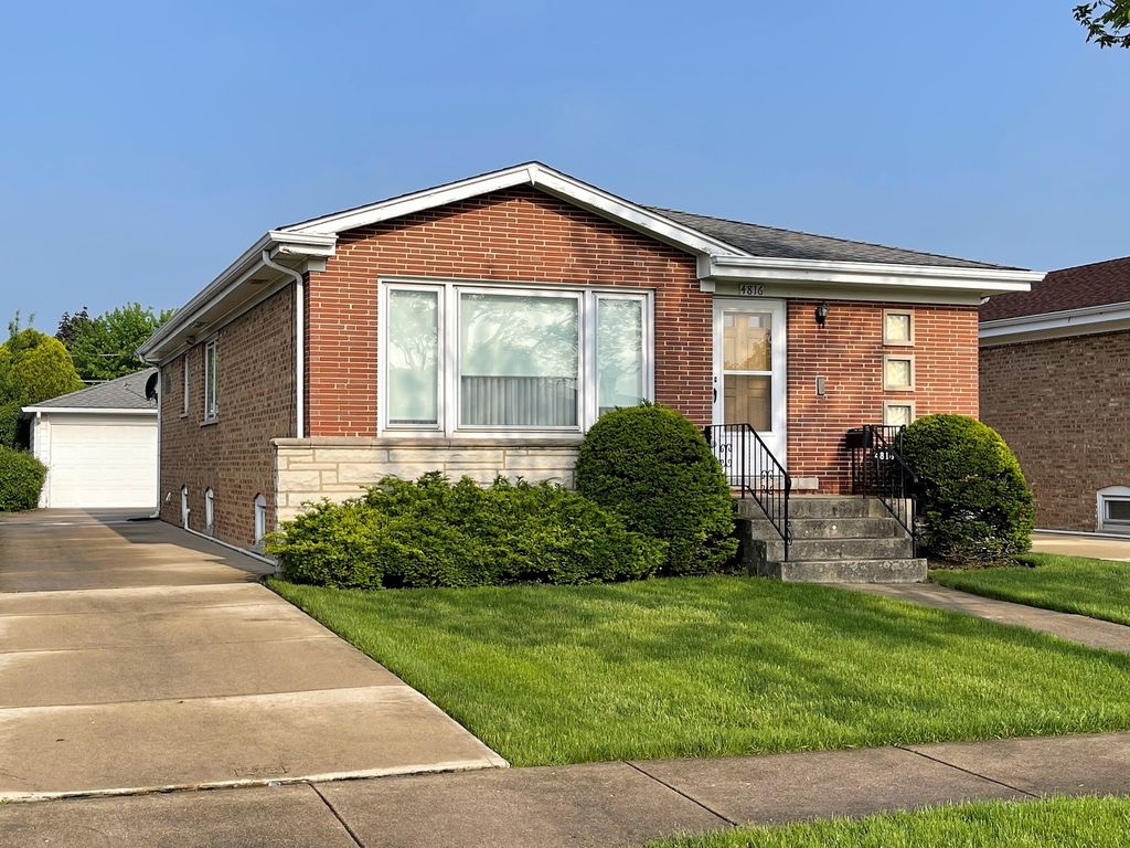 4816 N Knight Ave, Harwood Heights, IL 60706