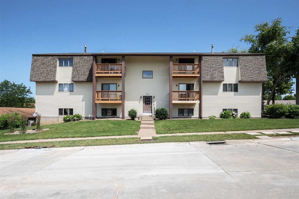 3240 Parkwild Dr, Bettendorf, IA 52722 Trulia