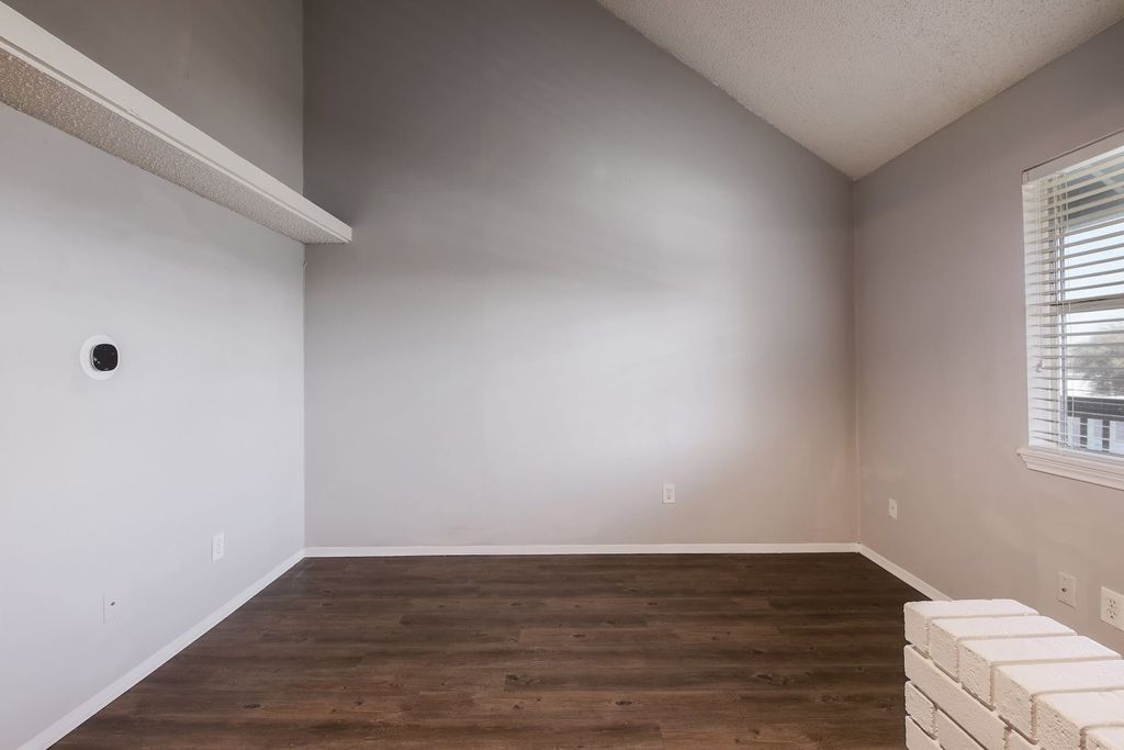 721 Lamar Pl #305, Austin, TX 78752