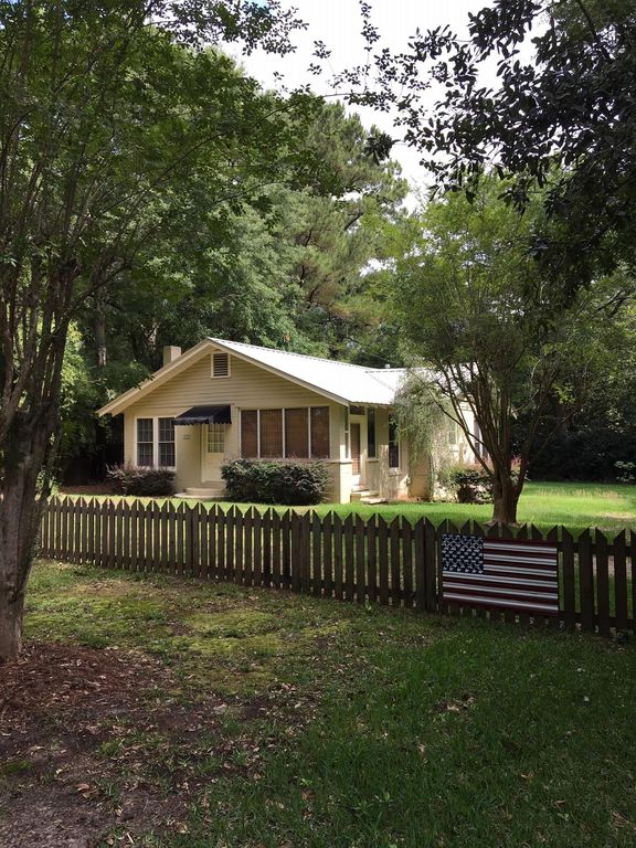 417 Gayfer Ave, Fairhope, AL 36532