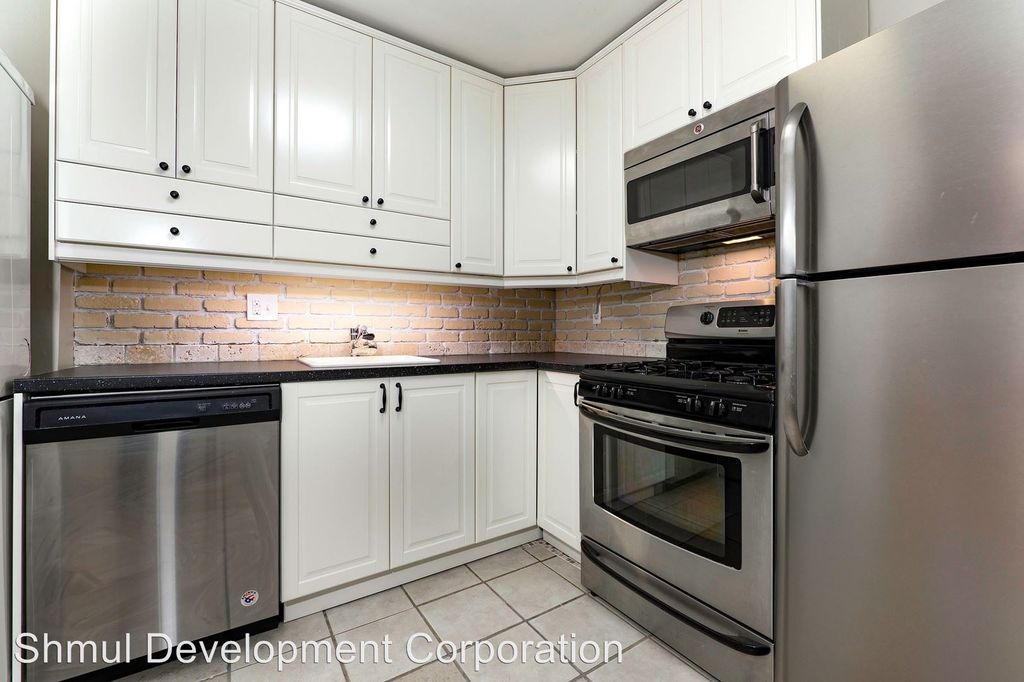 18606 Walkers Choice Rd #18606, Montgomery Village, MD 20886