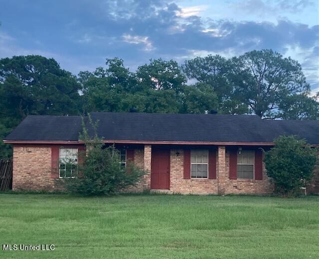 14200 Timber Ridge Dr, Moss Point, MS 39562