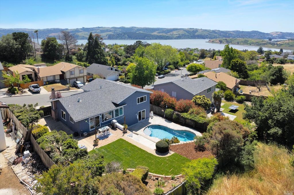 439 Brentwood Dr, Benicia, CA 94510