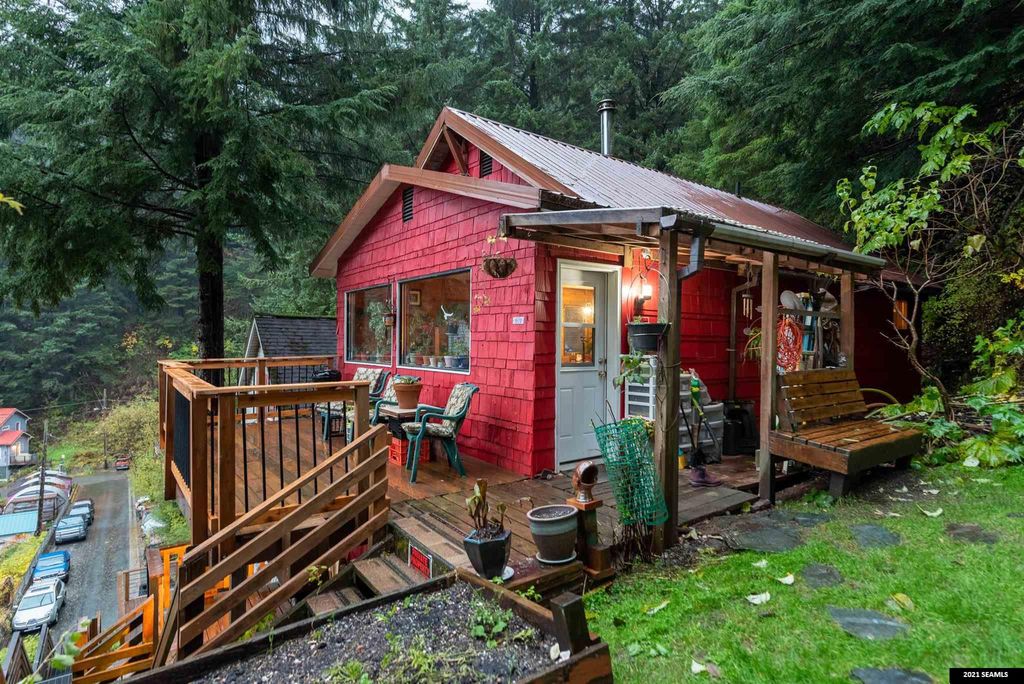 429 Nelson St, Juneau, AK 99801