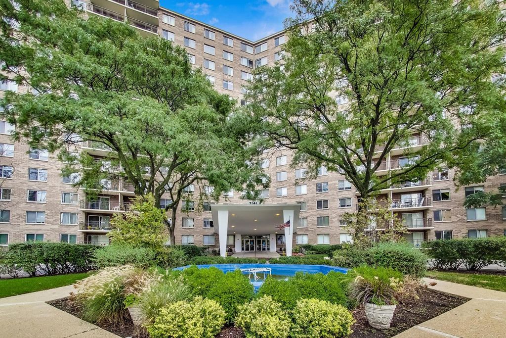 7141 N Kedzie Ave #905, Chicago, IL 60645