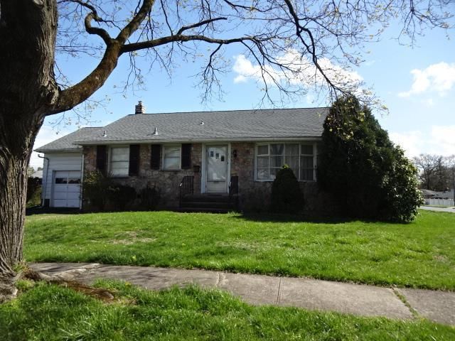 927 S 14th St, Allentown, PA 18103