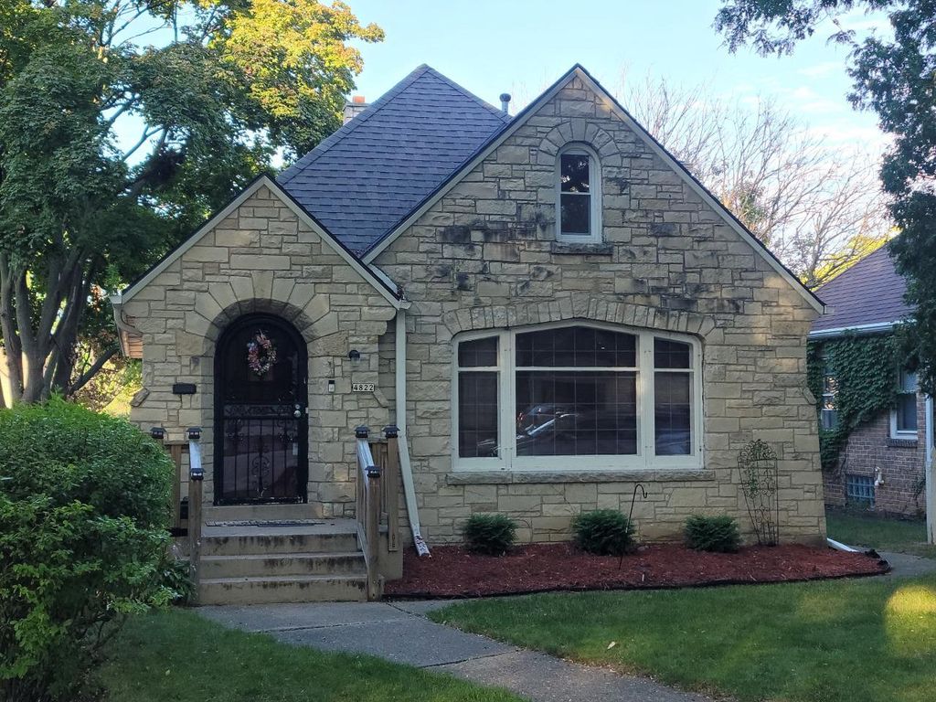 4822 W Scranton Pl, Milwaukee, WI 53216