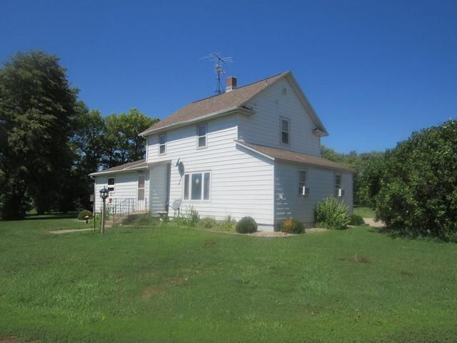 22428 Paul Ave, Worthington, MN 56187