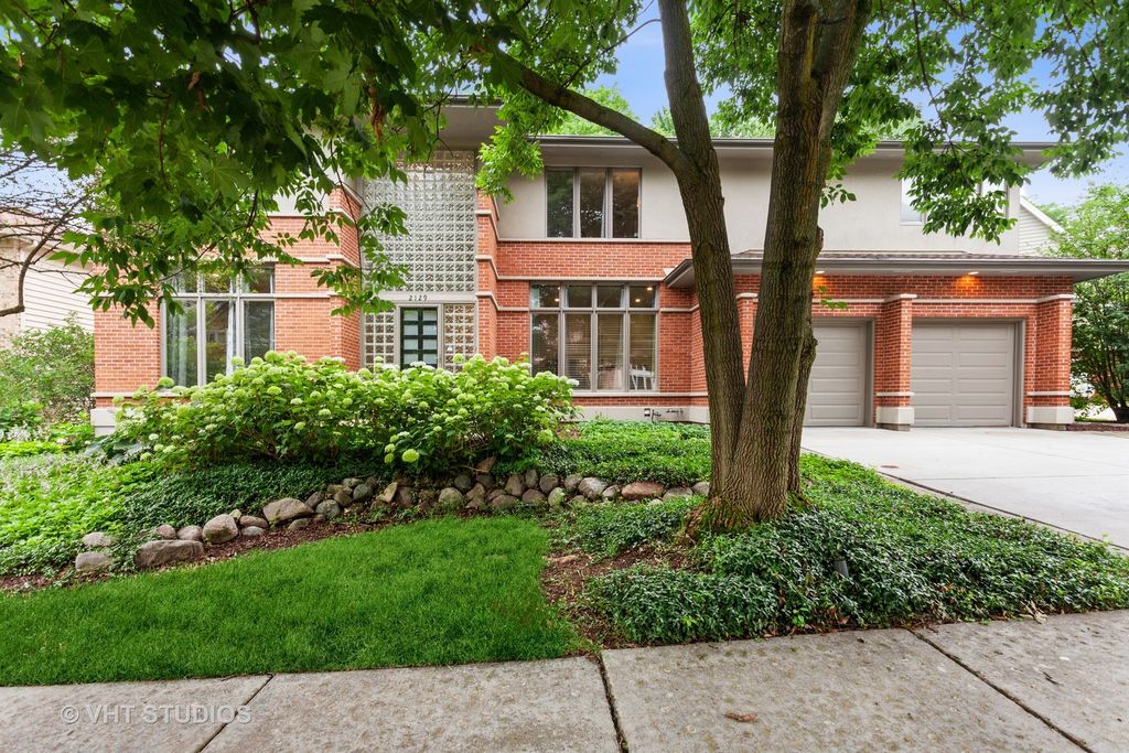 2129 Scarlet Oak Ln, Lisle, IL 60532