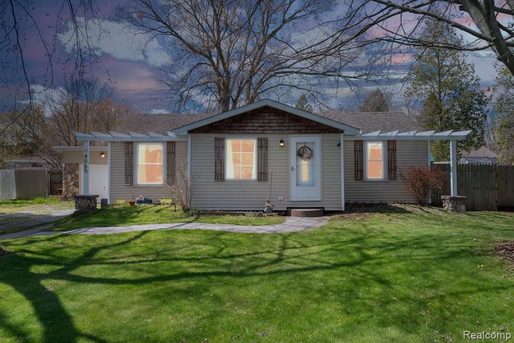 4065 Helen Ave, Fort Gratiot, MI 48059 SingleFamily Home for Sale