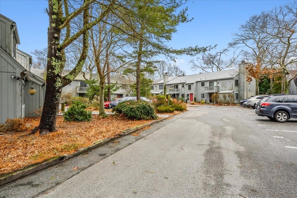 855 W Main St #18, Barnstable, MA 02630