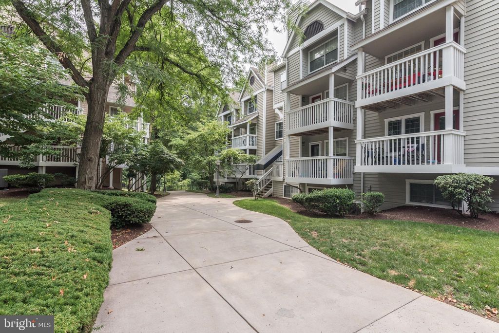 10811 Hampton Mill Ter #100, Rockville, MD 20852