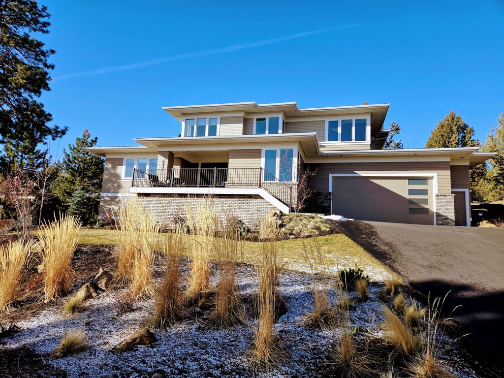3304 NW Fairway Heights Dr, Bend, OR 97703