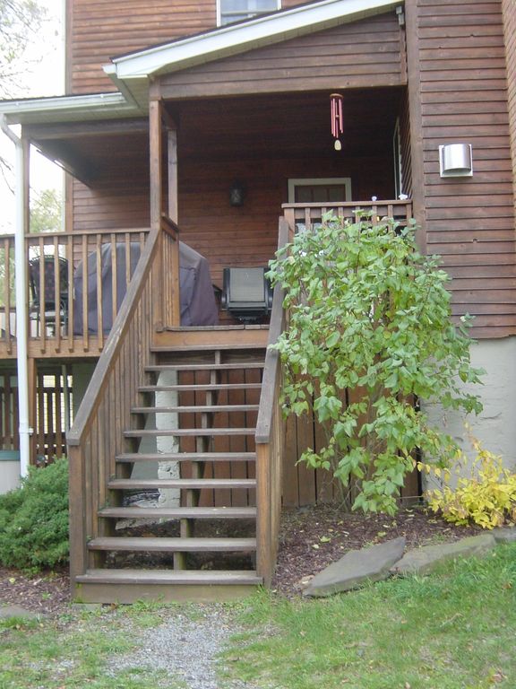 Fairview Dr, Berkeley springs, WV 25411