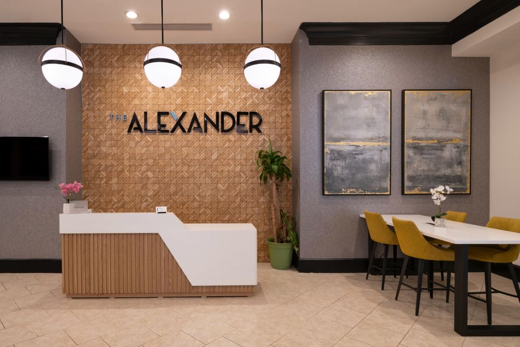 4390 King St #1203, Alexandria, VA 22302