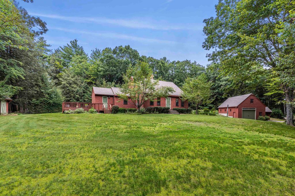3 Risingwood Dr, Bow, NH 03304