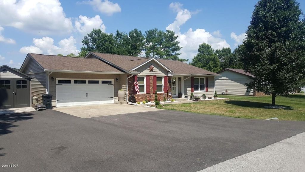 717 Palace Dr, Pinckneyville, IL 62274 Trulia