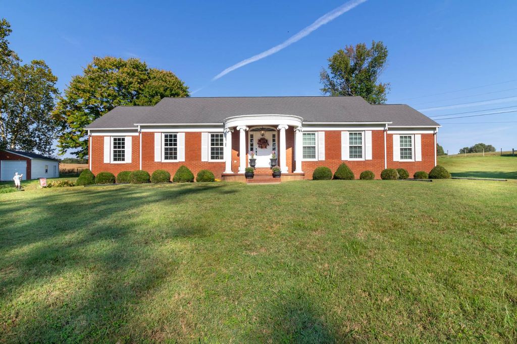 765 Revlett Dr, Calhoun, KY 42327