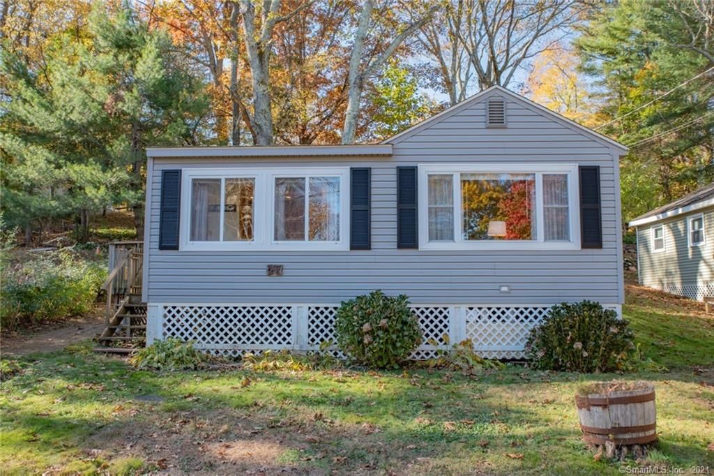 47 Ridgewood Rd, Moodus, CT 06469