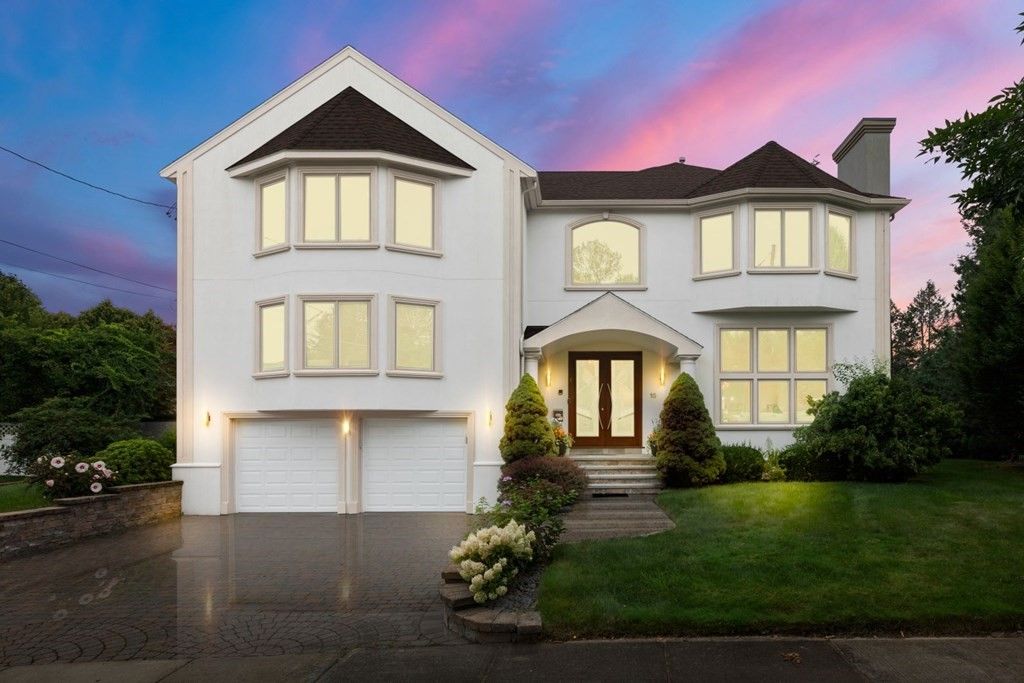 15 Deborah Rd, Newton, MA 02459