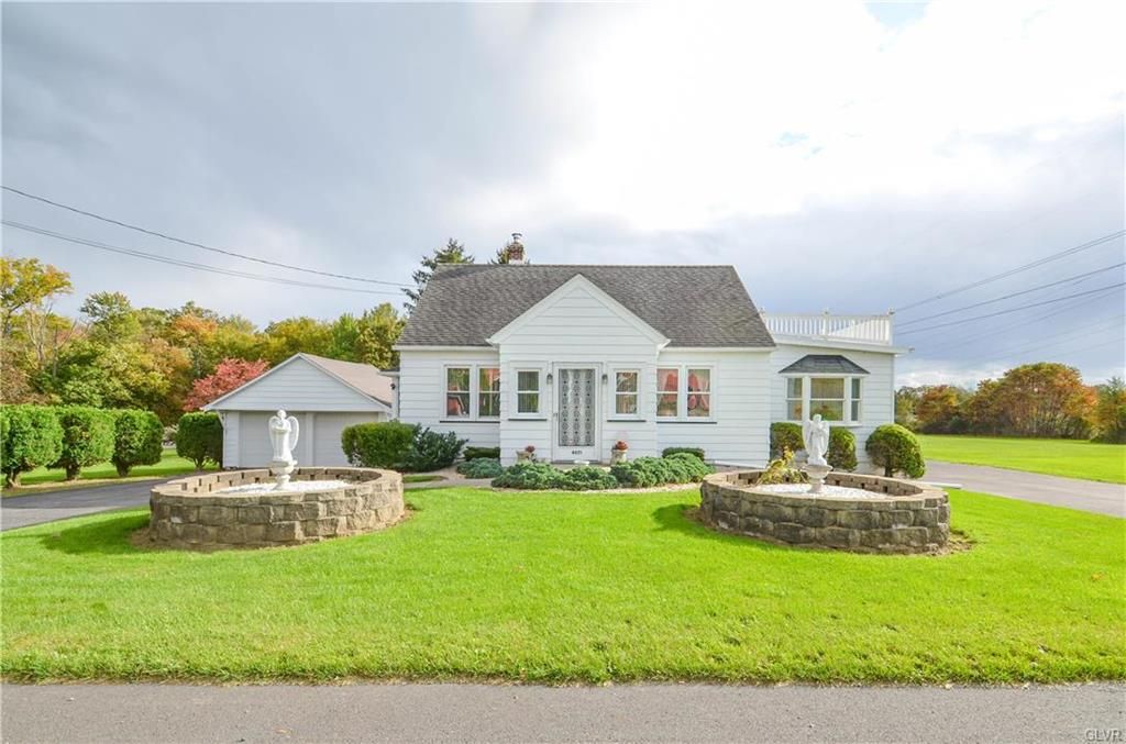 4071 Mountain View Dr, Slatington, PA 18088