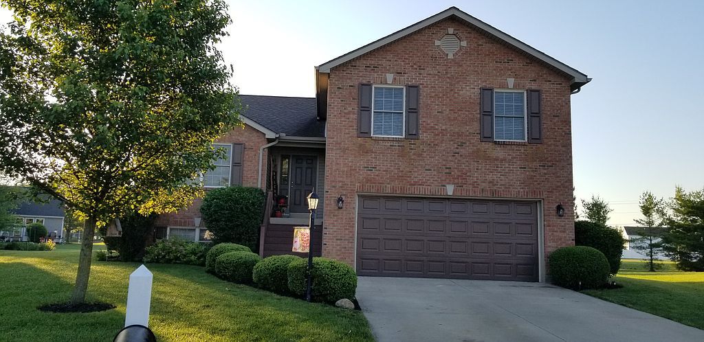 1189 Pond View Dr, Troy, OH 45373