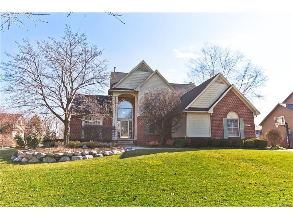 luxury homes in west bloomfield mi