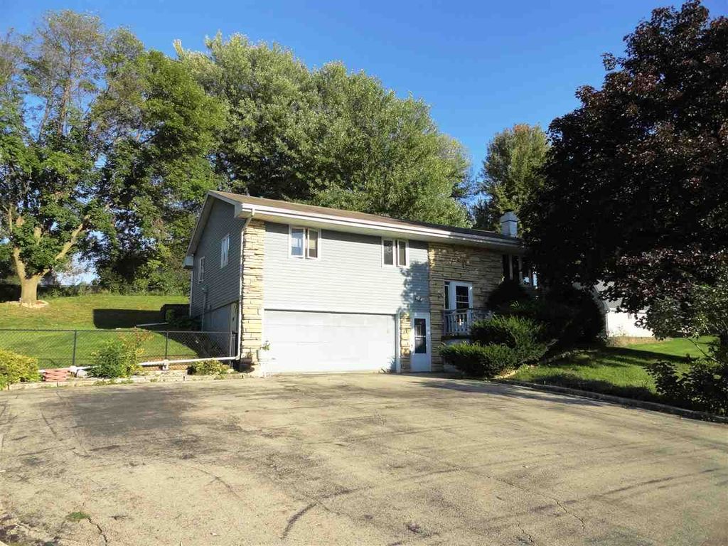 918 Arrowhead Dr, East Dubuque, IL 3 Bed SingleFamily Home 25