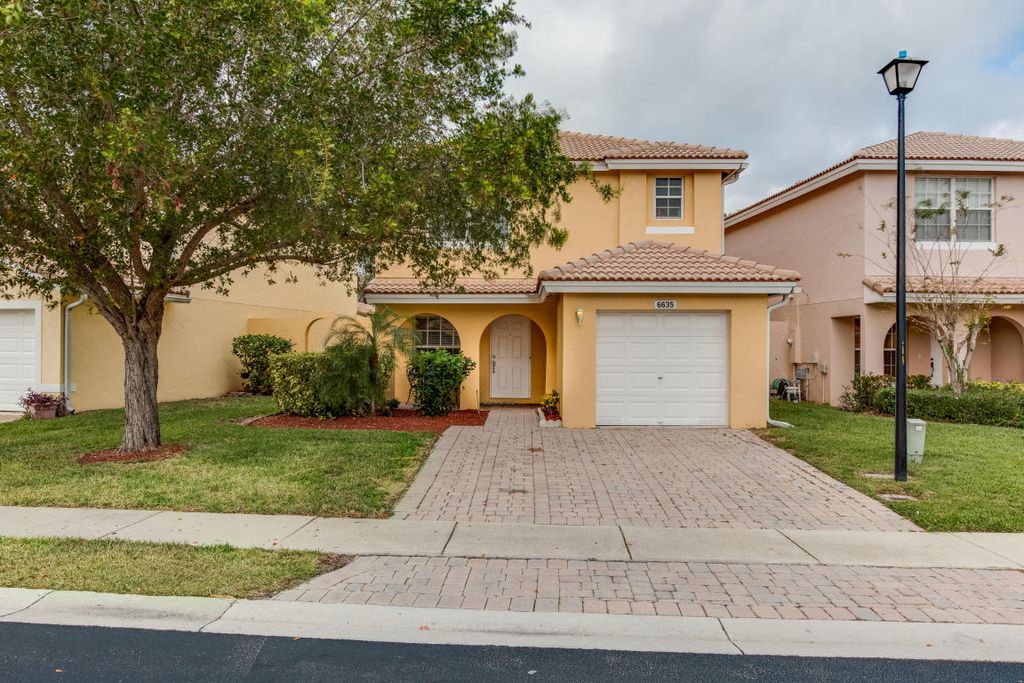 6635 Duval Ave, Royal Palm Beach, FL 33411