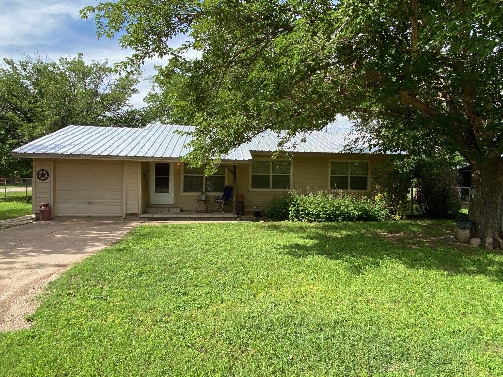 1004 N  9th St, Haskell, TX 79521