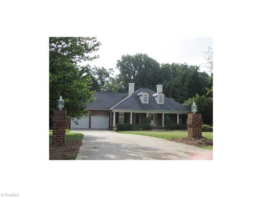 142 Kaylan Ln, Thomasville, NC 27360