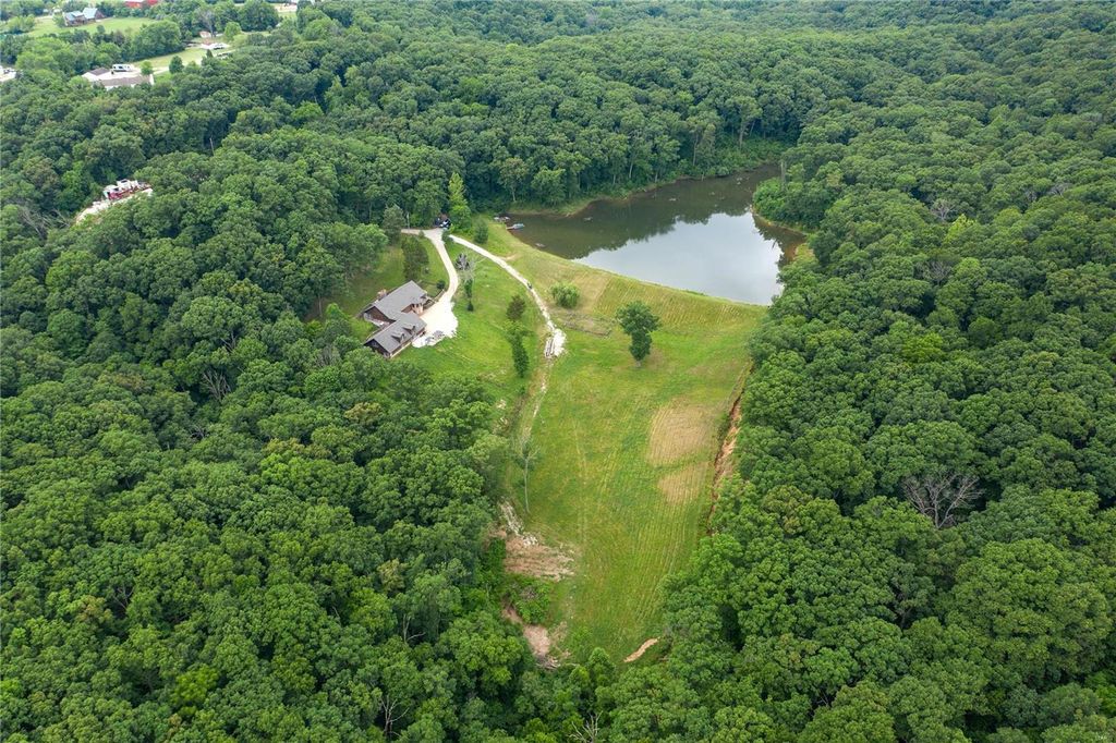 918 Thiebes Rd, Labadie, MO 63055