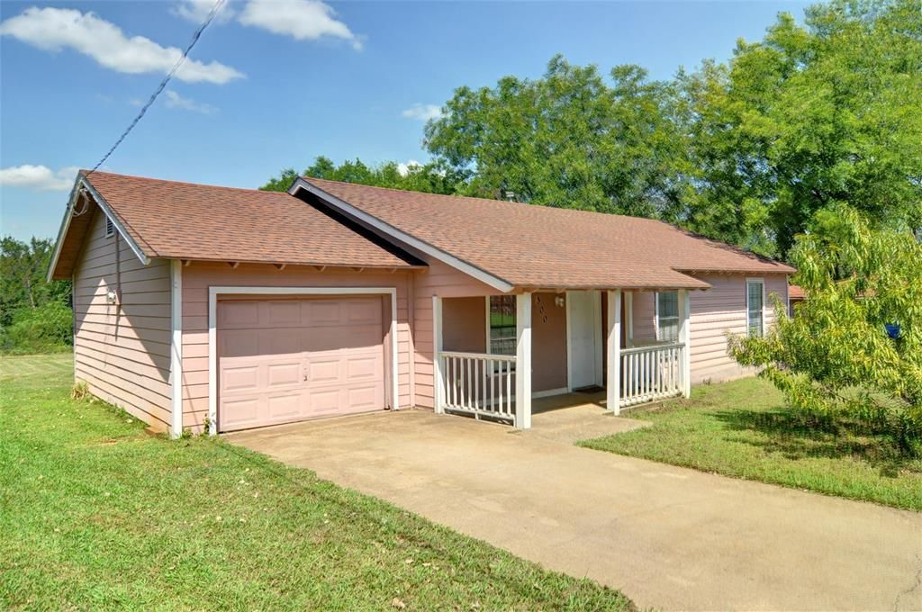 300 E 3rd St, Keene, TX 3 Bed, 1 Bath SingleFamily Home 16 Photos