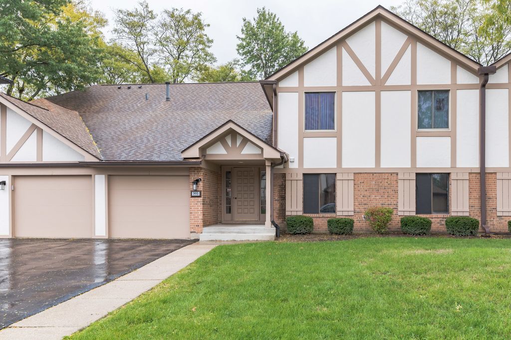 905 Surrey Dr #1A, Schaumburg, IL 60193