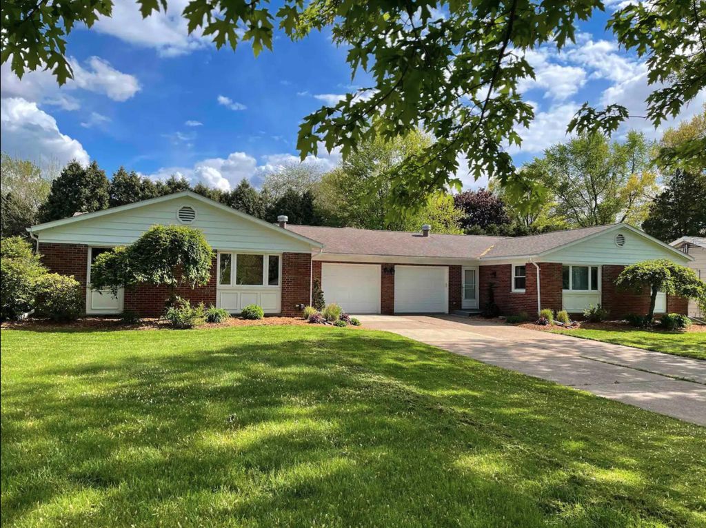 3018 Hull Rd, Huron, OH 44839