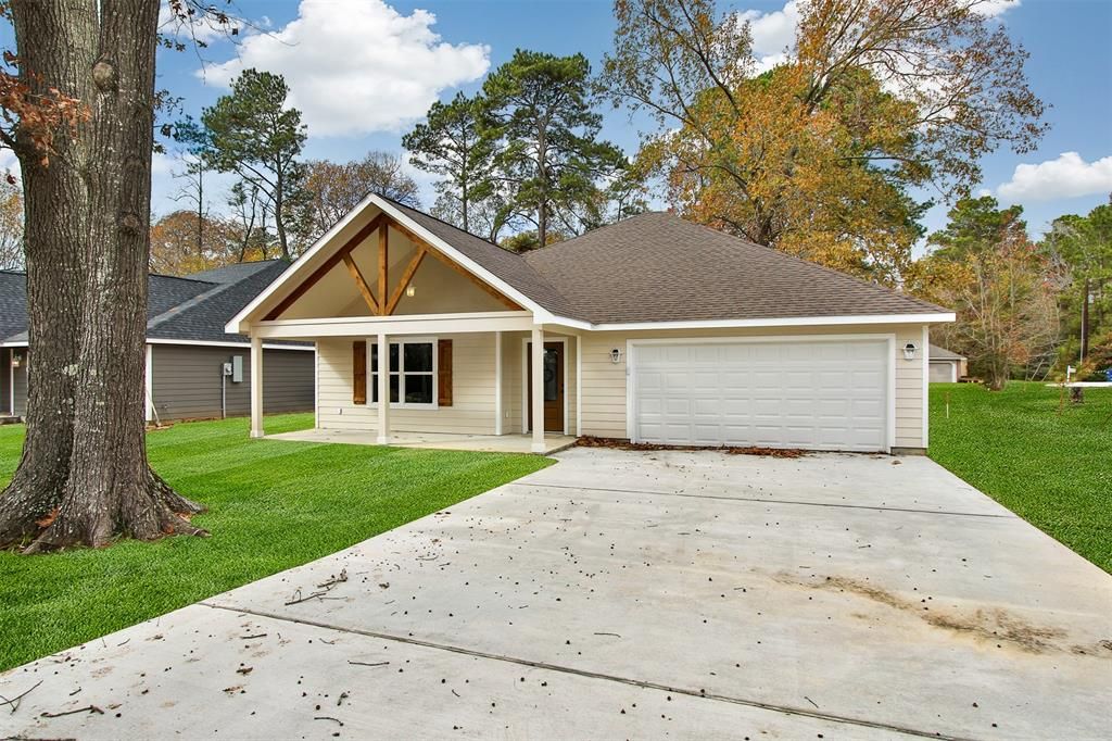 143 Bridgepoint, Onalaska, TX 77360