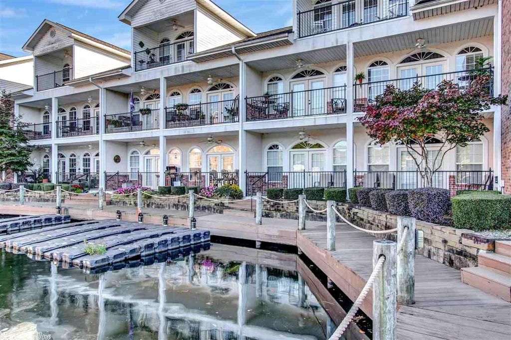 451 Lakeland Dr A8, Hot Springs National Park, AR 3 Bed, 3 Bath