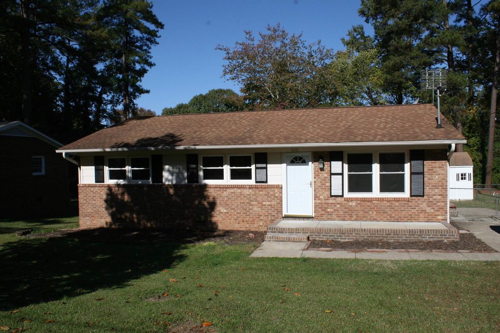 1418 Pineview Dr, Garner, NC 27529