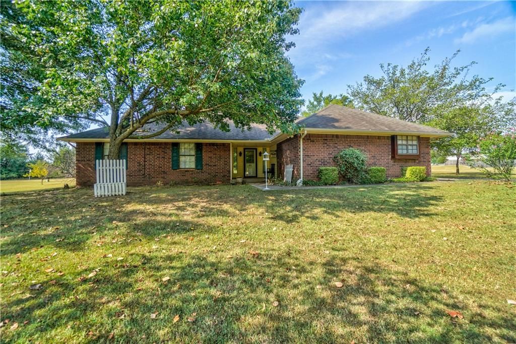 49 Serenada Ln, Shawnee, OK 74804
