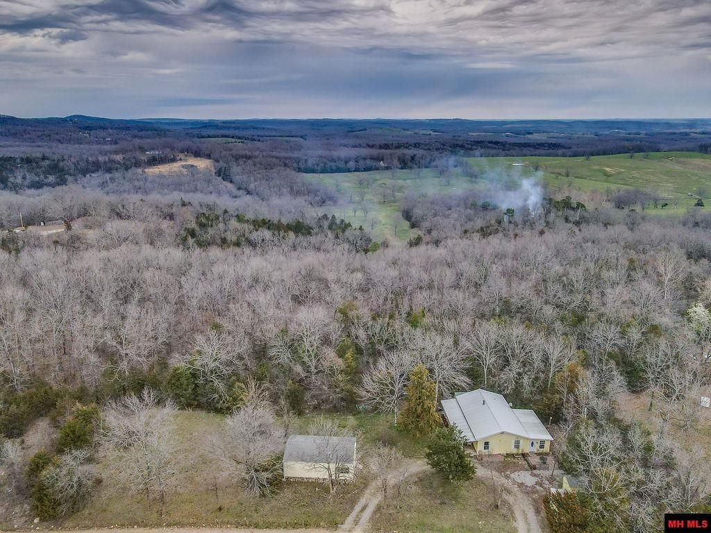 377 County Road 304, Gainesville, MO 65655
