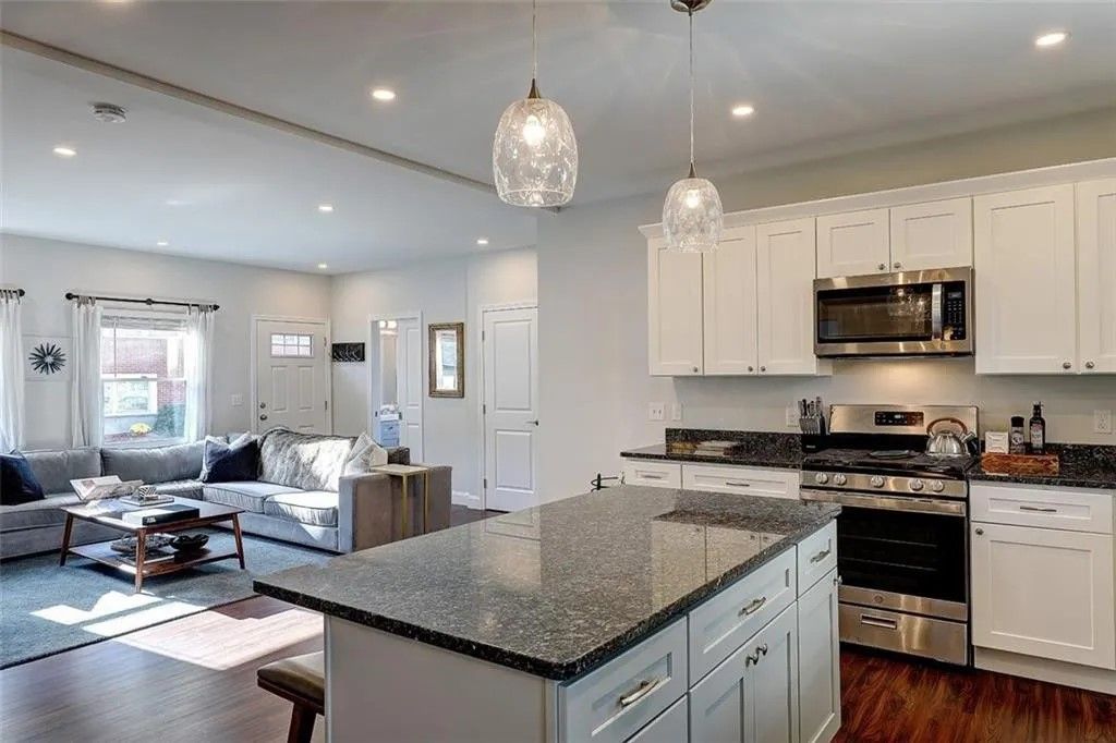 310 Greenwood Ave #1A, Rumford, RI 02916