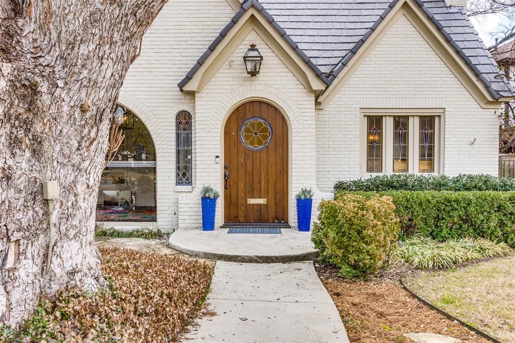 6518 Lakewood Blvd, Dallas, TX 75214 4 Bed, 3 Bath SingleFamily Home