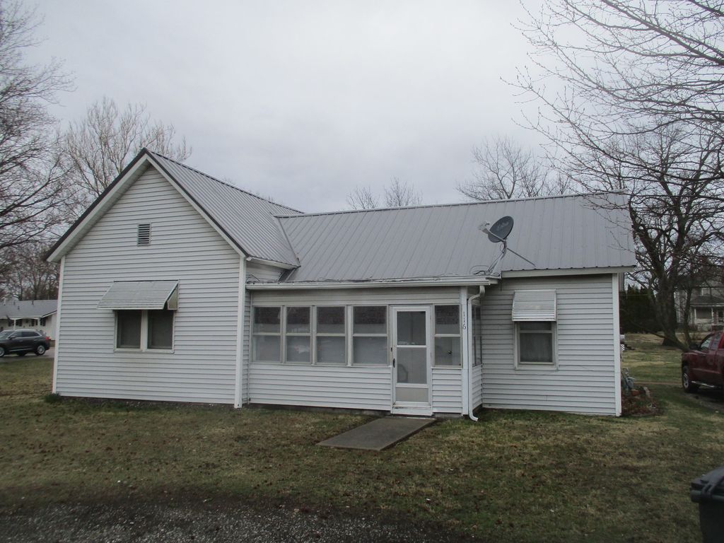 116 W Cedar Ave, Atwood, IL 61913