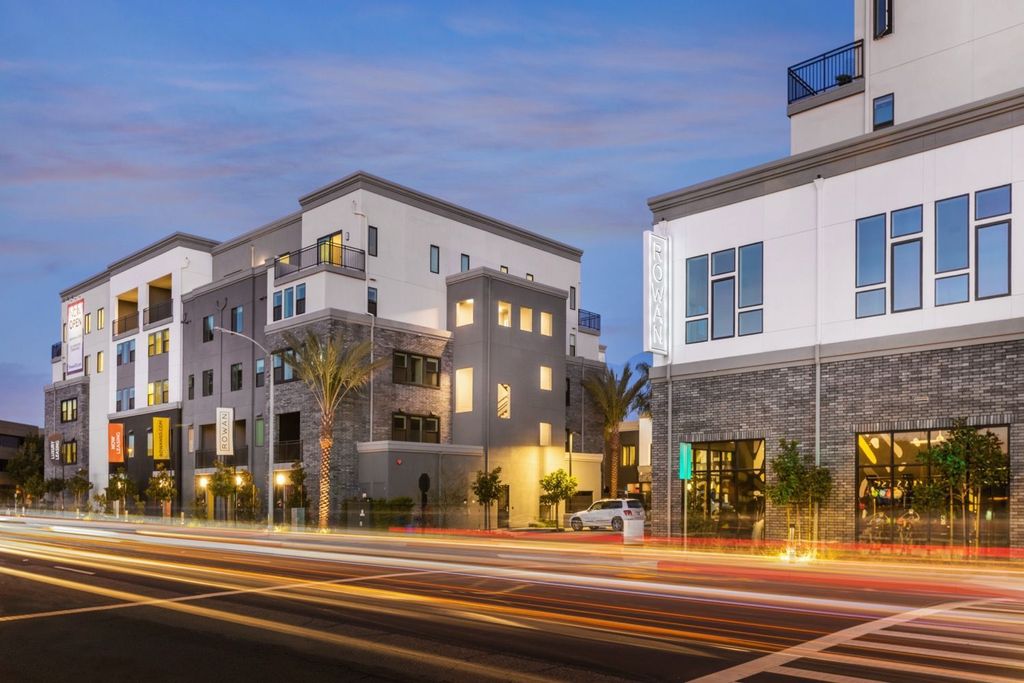 700 W Grand Ave #2412, Escondido, CA 92025